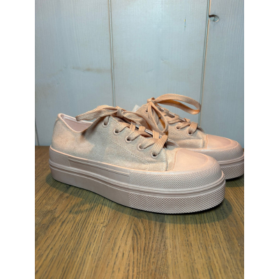 Roze suede sneaker Roze suede sneaker