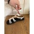 Witte sandalen met ketting
