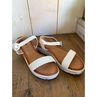 Witte sandalen Witte sandalen