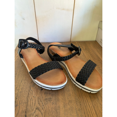 Zwarte sandalen Zwarte sandalen
